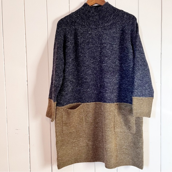 valenti Sweaters - Valenti Blue and Green Mockneck Tunic Sweater. With pockets. Size XL.